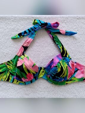 VENUS Jillian Tropical Halter Bikini Top, Size D